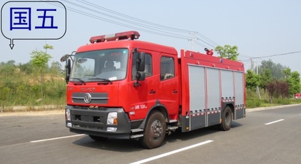東風天錦水罐消防車 城市與鄉村的可靠消防衛士
